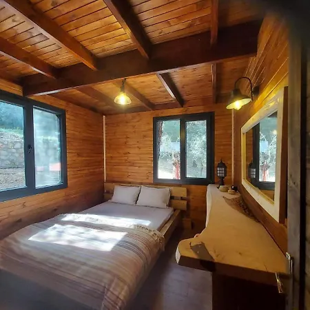 Panurlawoodenhouse Oezel Havuz& Sauna Mavi * Urla