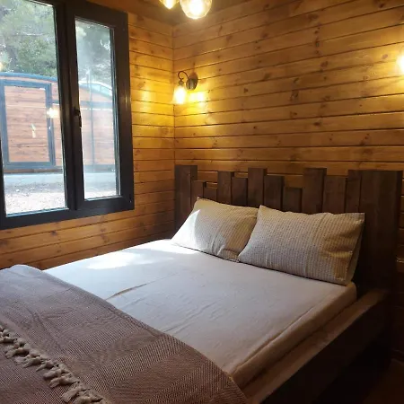 Panurlawoodenhouse Oezel Havuz& Sauna Mavi *
