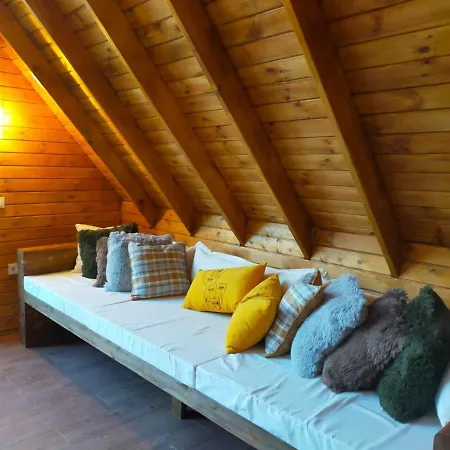 Dağ evi Panurlawoodenhouse Oezel Havuz& Sauna Mavi